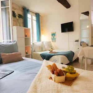 charmant-studio-25-m2-centre-ville-avignon.fr-provencehotel.com/