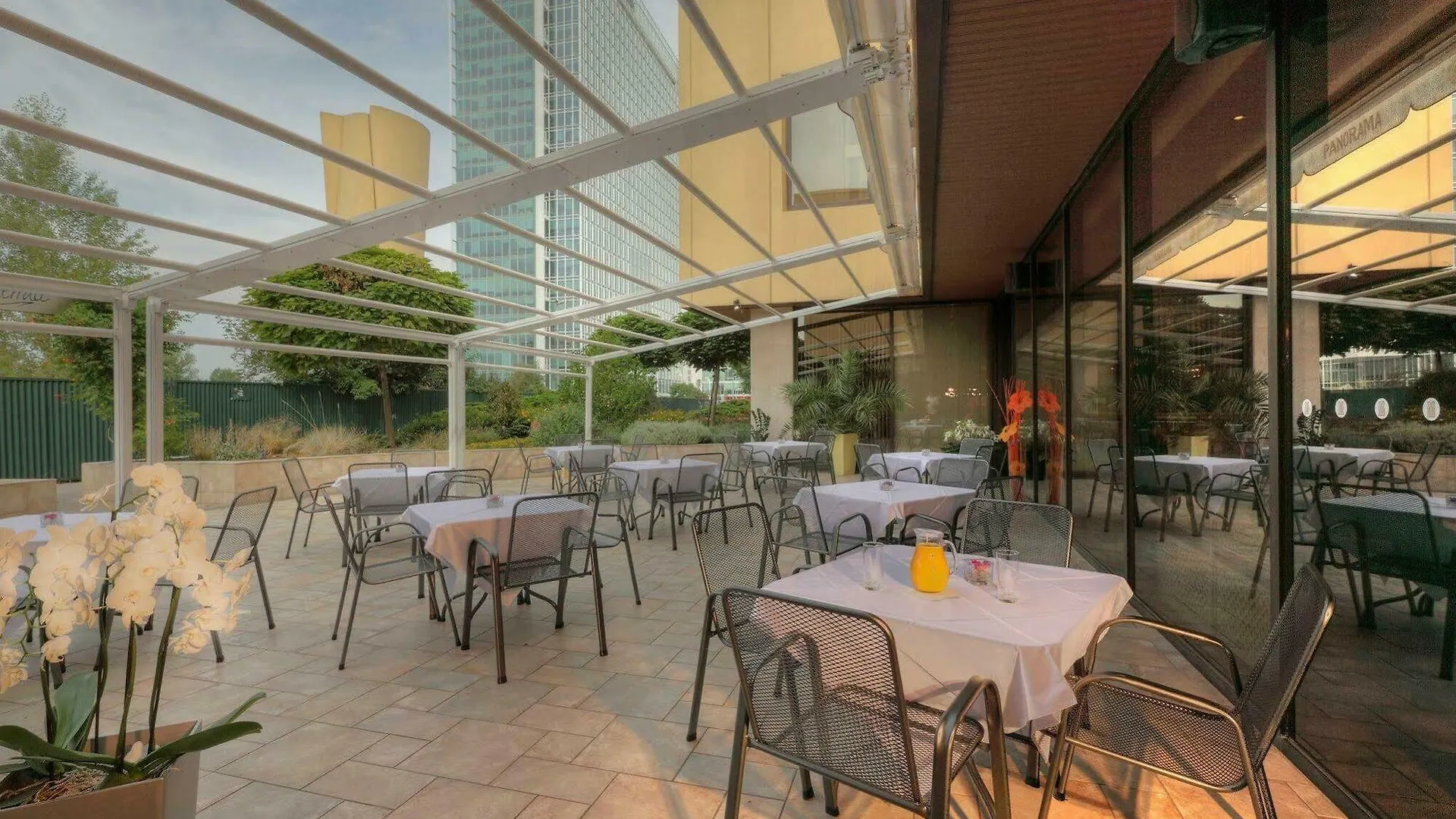 Panorama Hotel Praga 4*,